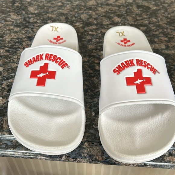 MENS SHARK RESCUE SLIDE SIZE XL - Picture 2 of 5